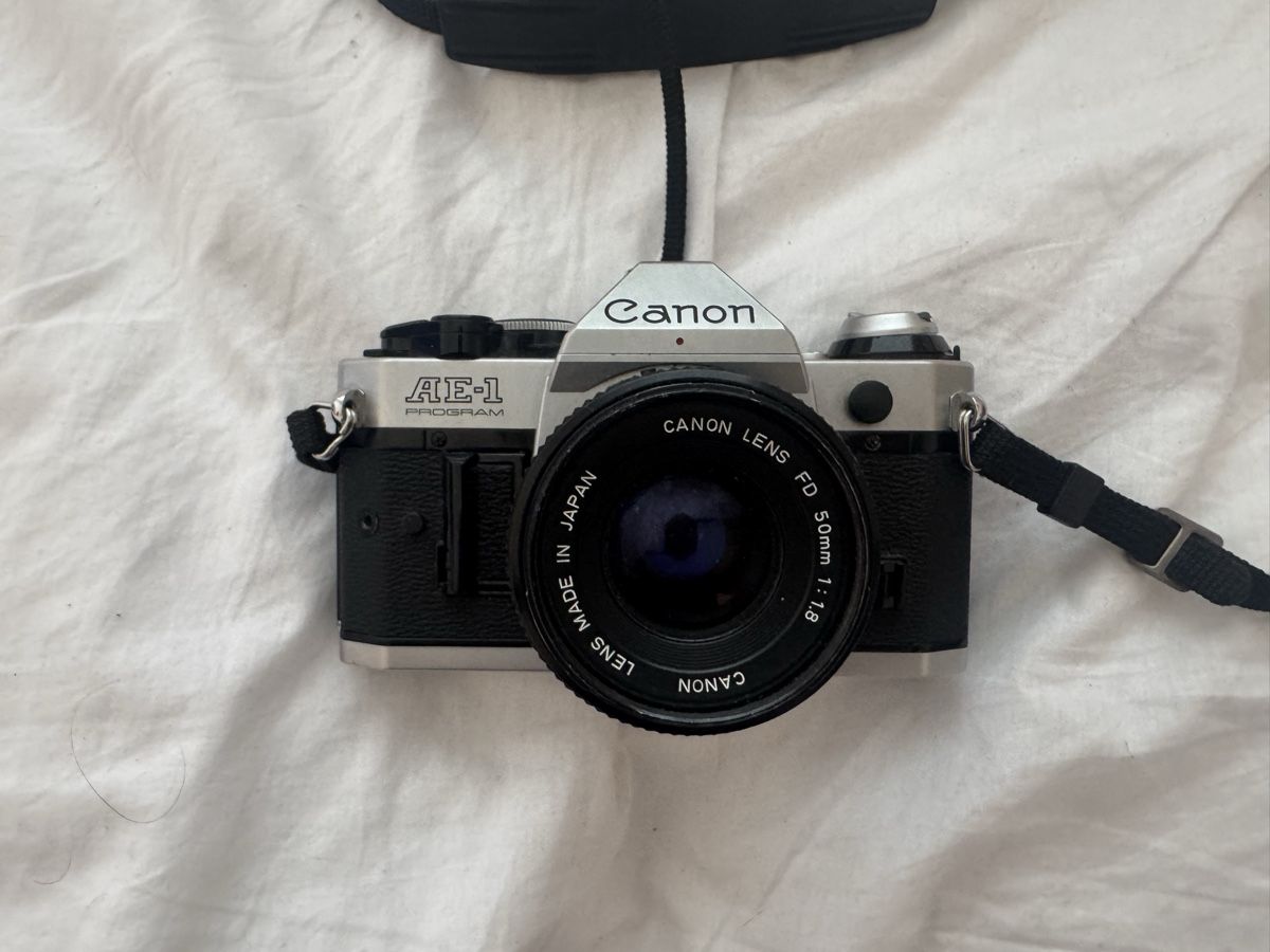 Canon Kamera: Canon AE-1 Analogkamera – Gebraucht aus Disentis/Mustér von uhhhsimon