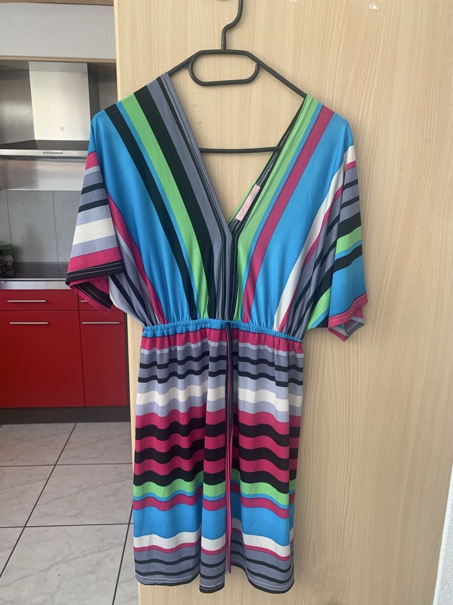 Vestiti: Robe d’été taille S – Usato da Domdidier venduto da qatar1973 2