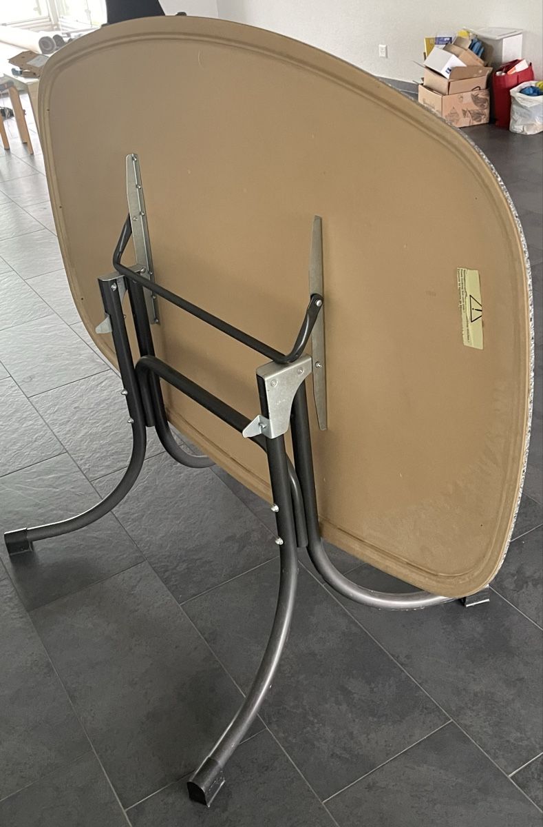 Tavoli: Garden Table – Usato da Steinmaur venduto da adnadn 1