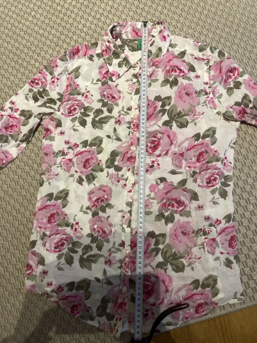 Benetton Camicette: Benetton Hemd, Rosenmuster, S – Usato da Solothurn venduto da Bobesch08 5