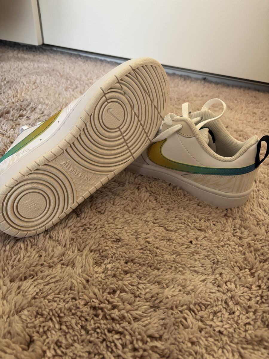 Nike Damenschuhe: Nike Sneaker – Neu (gemäss Beschreibung) aus Rechthalten von Stephi_03 1