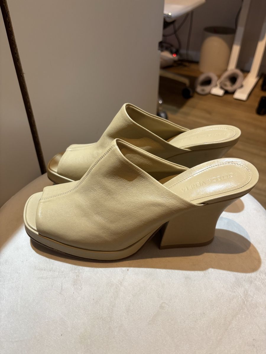 Bottega Veneta Scarpe da donna: Bottega Veneta Sandalen Gr. 39 – Usato da Höri venduto da Celine.11 4