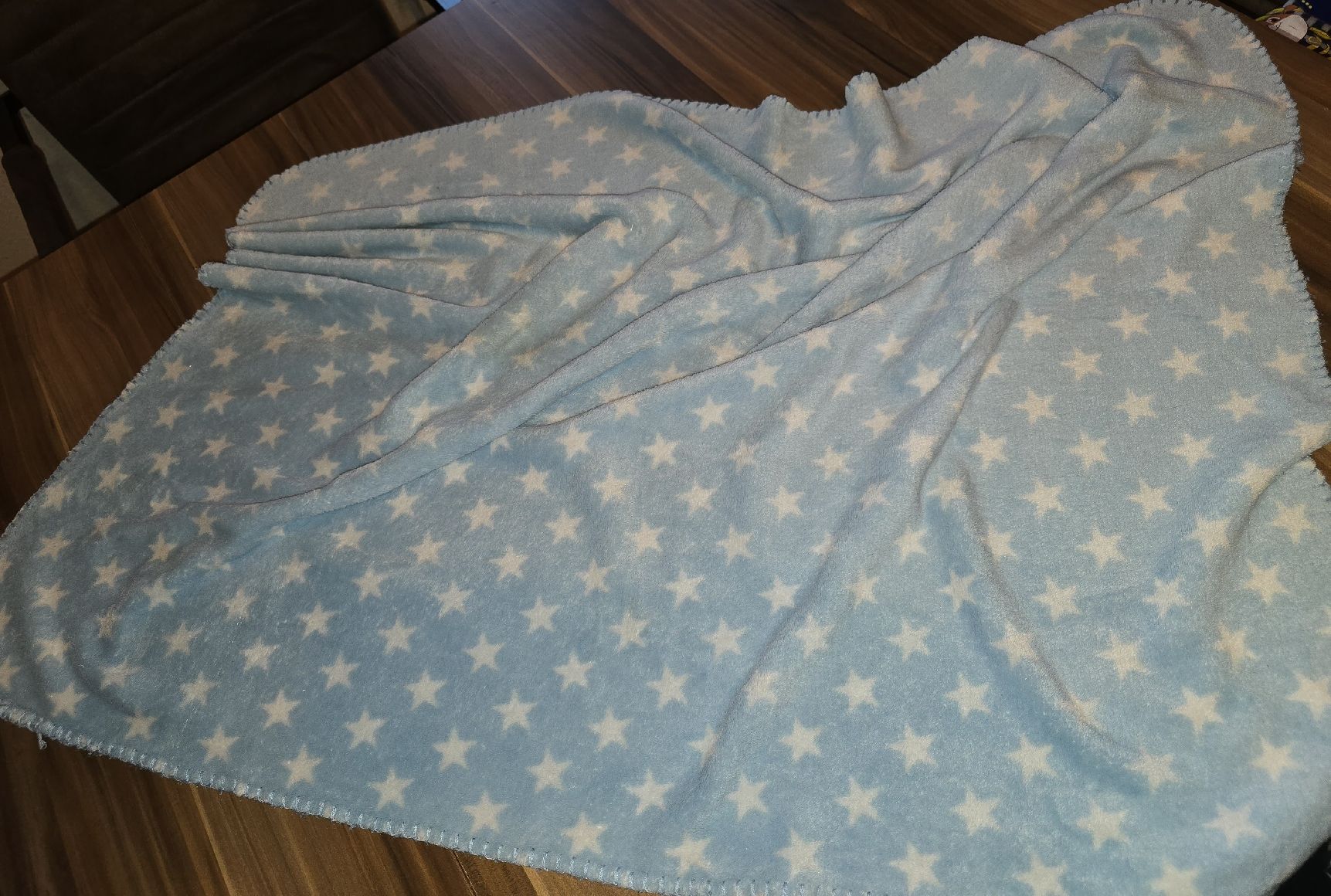Coperte: Babydecke hellblau mit Sternenmuster – Usato da Aadorf venduto da Blutengel1980