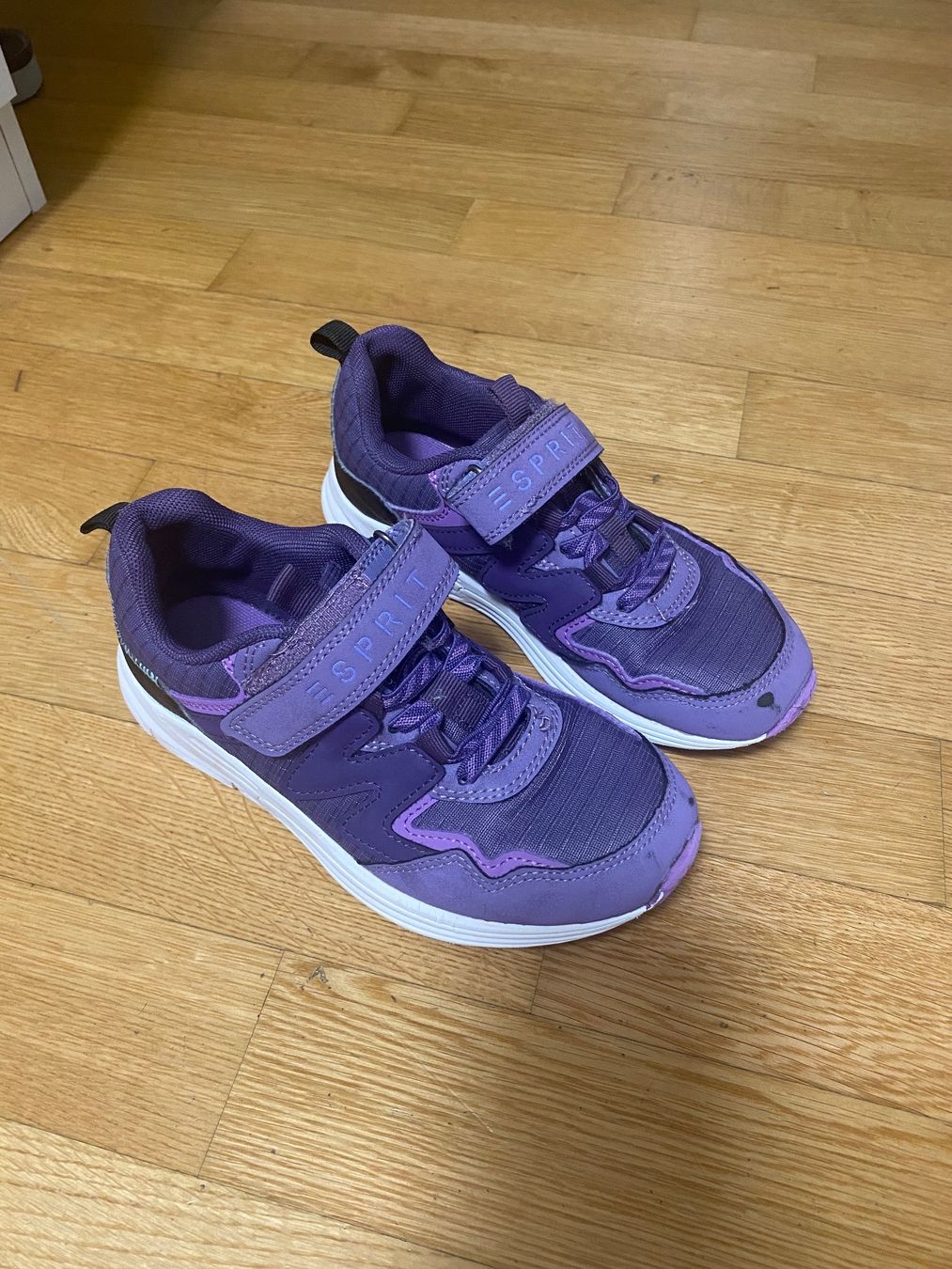 Esprit Scarpe per ragazze: Turnschuhe Esprit Gr. 33 – Usato da Winterthur venduto da Baby117 2