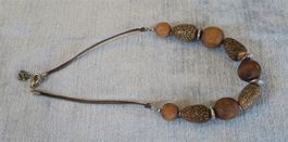Kette mit Holz/Samenperlen