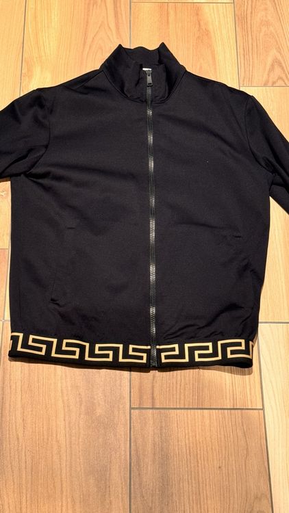 Versace Maglioni & Felpe: Versace Sweatjacke  Damen schwarz Grösse 3 (M) wie neu – Nuovo (secondo la descrizione) da Zürich venduto da Mtr1608 1