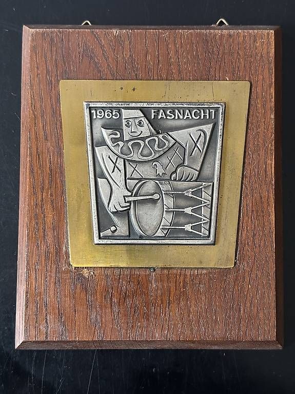 Basler Placchette & Badge: Fasnacht Basel COMITÉ Zugsplakette 1965 – Usato da Basel venduto da fasnachtsoutlet1965