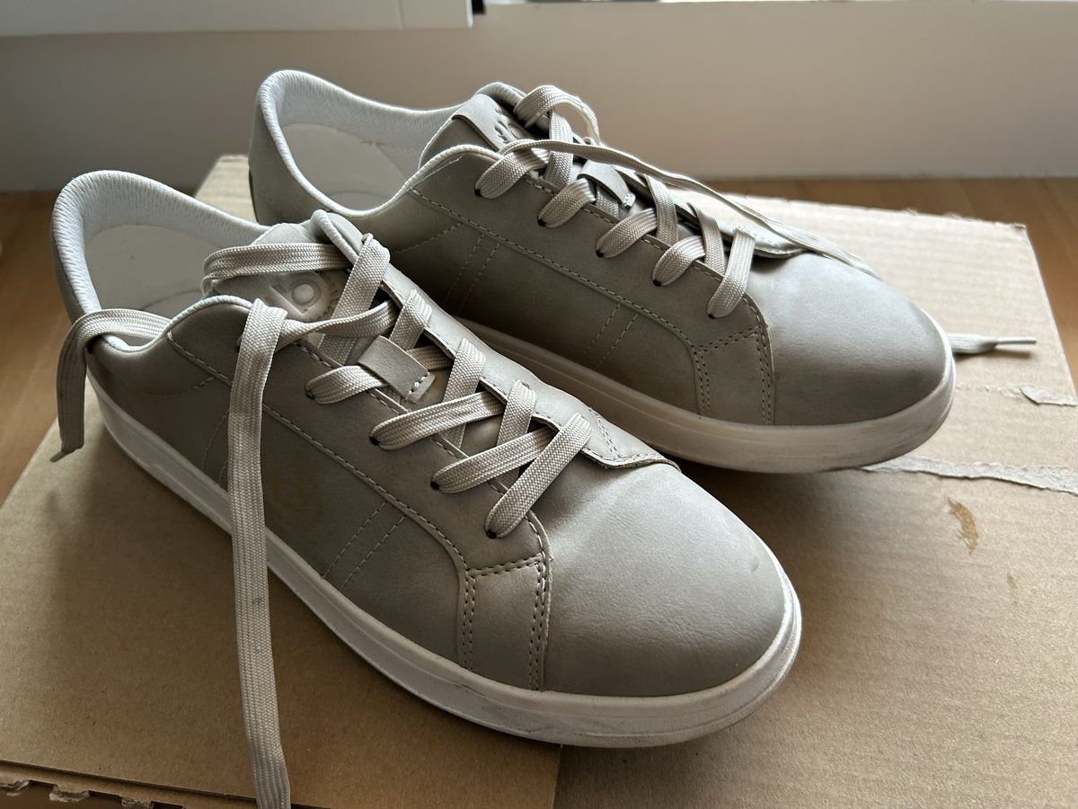 Bugatti Scarpe da donna: Bugatti Sneaker Gr. 38,5 – Nuovo (secondo la descrizione) da Davos Platz venduto da cilgia08
