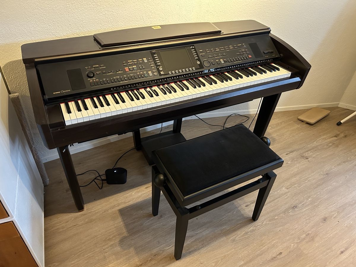 Yamaha Strumenti musicali: Yamaha Clavinova CVP-307 – Usato da Wald ZH venduto da pgianni 8