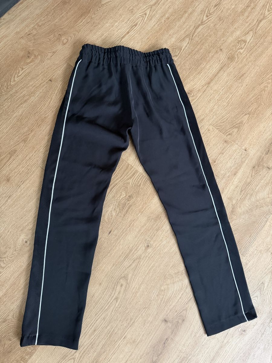 Calvin Klein Pantaloni: Hose von Calvin Klein  – Usato da Bettlach venduto da Valgoy 2