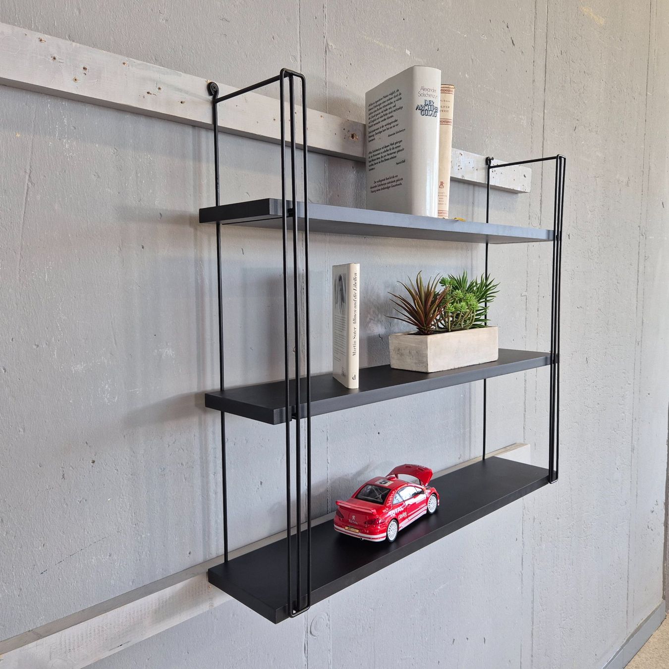 Scaffali: Stringregal Wandregal Hängeregal mit 3 Tablar Regal – Usato da Nottwil venduto da Wondewa-Shop 8