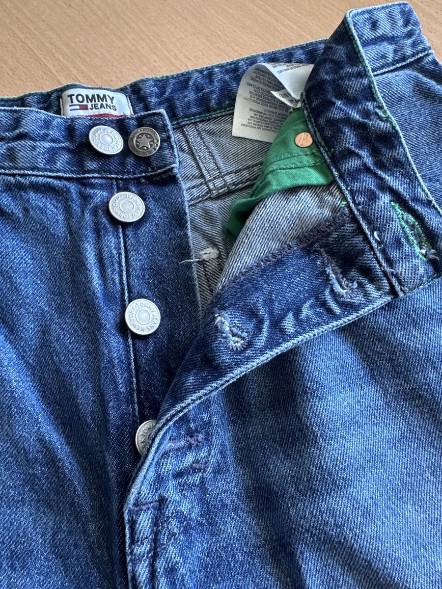 Tommy Hilfiger Jeans: Tommy Jeans taille 31/30, coupe Mom, coton – Neu (gemäss Beschreibung) aus St-Saphorin-Morges von mac_7tvq 3