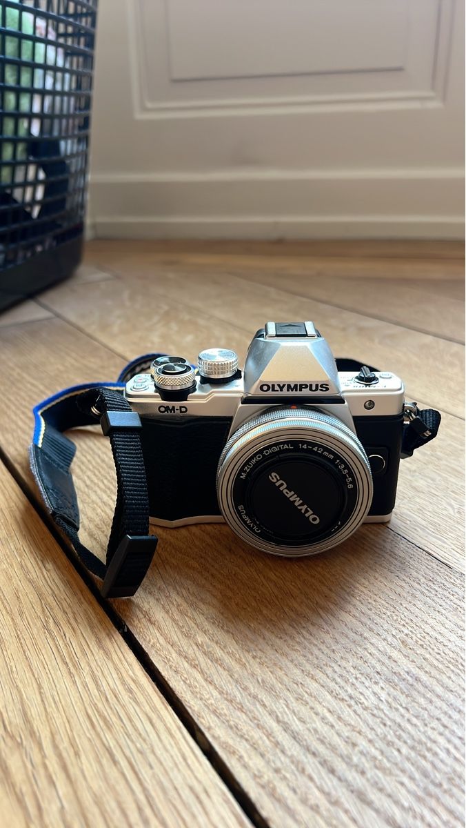 Olympus Fotocamera: Olympus OM-D E-M10 Kamera mit 14-42mm Objektiv – Nuovo (secondo la descrizione) da Winterthur venduto da lalalalala