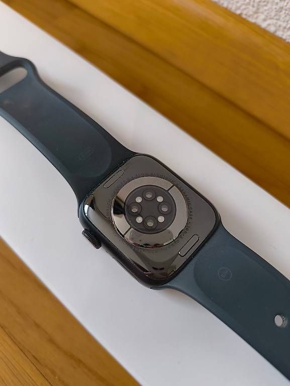 Apple Smartwatch: APPLE Watch Series 8 GPS & LTE - 41mm – Usato da St. Gallen venduto da ReKnaus 1