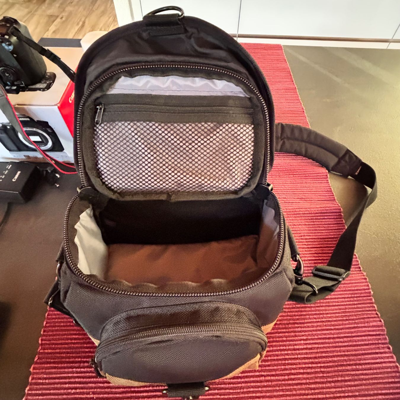 Canon Fotocamera: Canon EOS 70D avec accessoires – Usato da Grône venduto da Phrs 8