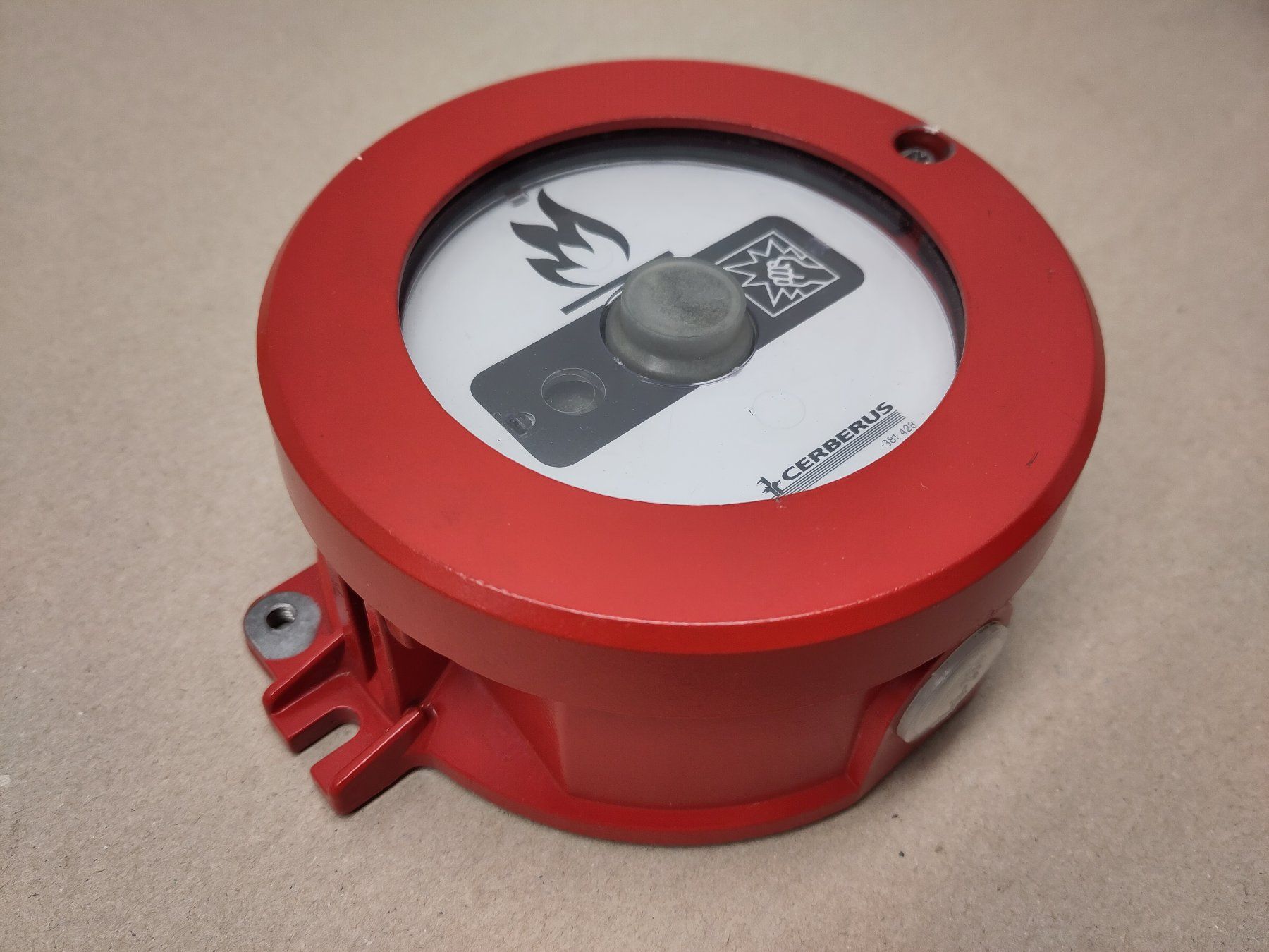 Feuerlöscher: Handfeuermelder alt 2 Stück – Gebraucht aus Schmitten FR von  5