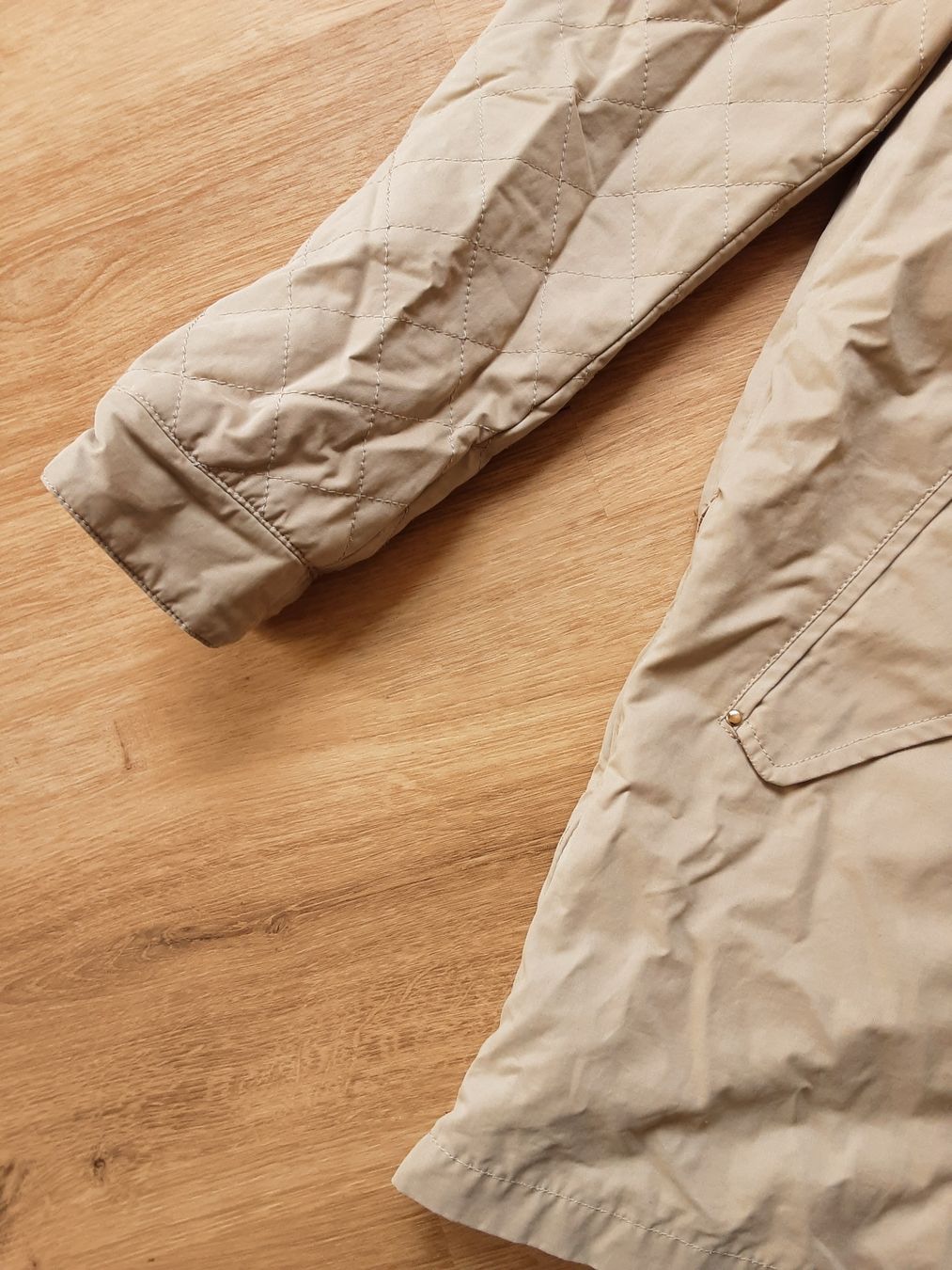 Zara Cappotti: Zara Basic Wintermantel mit Kapuze, Grösse XS Beige! – Usato da Altdorf UR venduto da Brandli 1