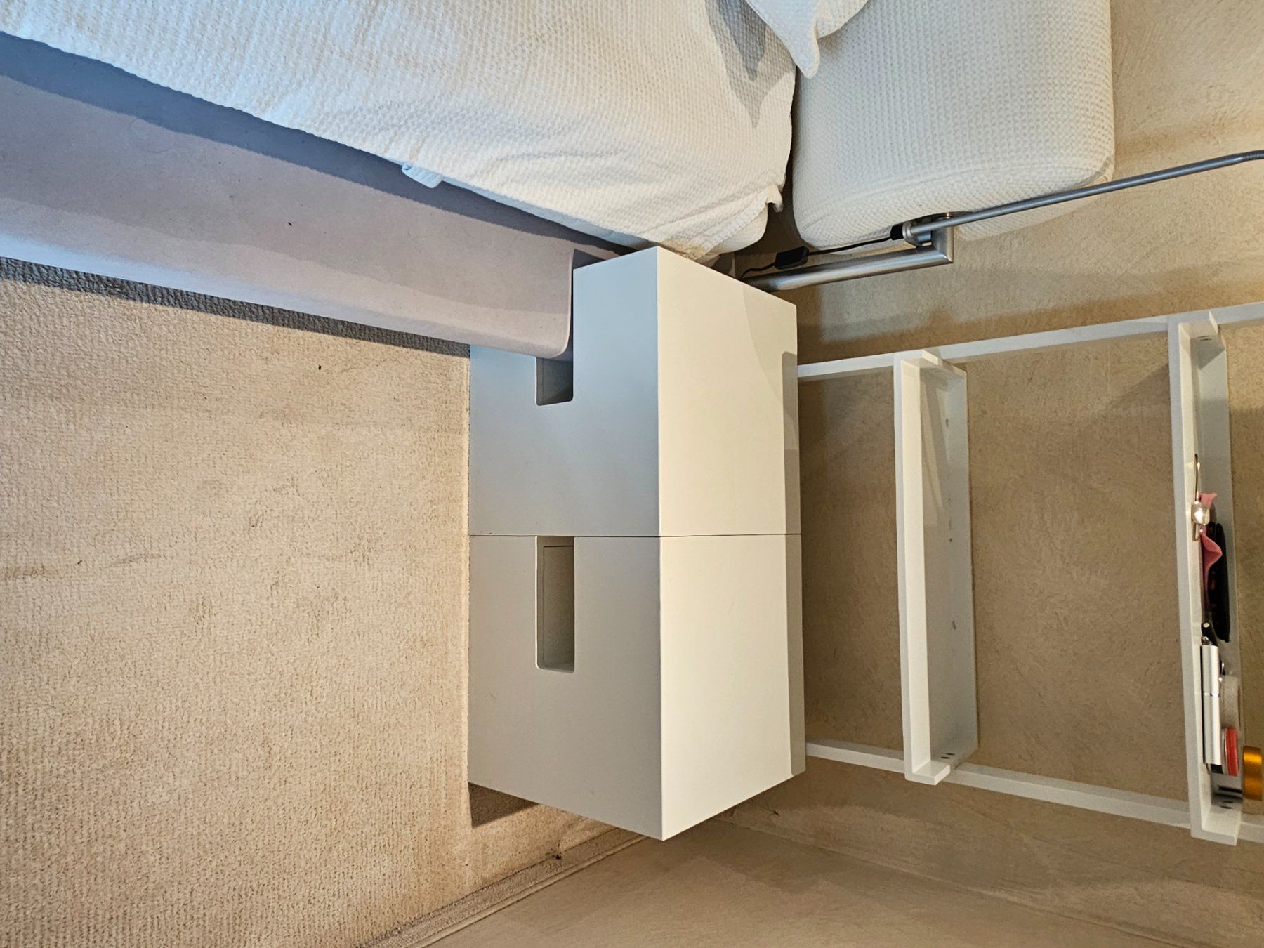 Betten: Bett mit Nachttischen – Gebraucht aus Oberwil-Lieli von MMT01 4