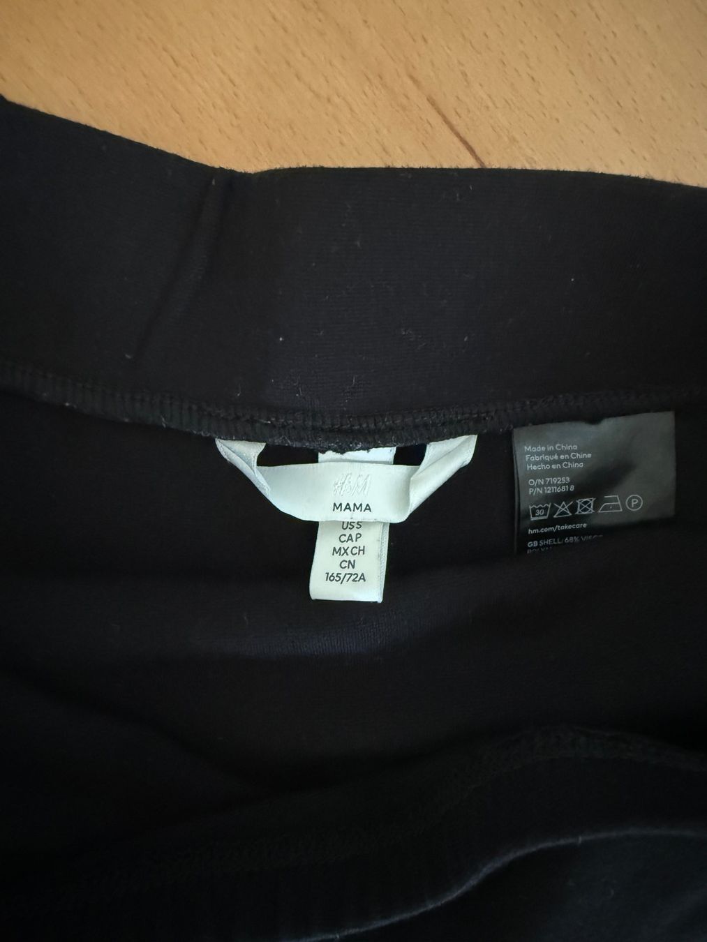 H&M Leggings: Ausgestellte Maternity-Leggings – Usato da Zürich venduto da Mitch3000 1
