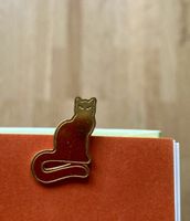 Katzen Anstecknadel Buchzeichen Brosche Metall golden 2cm