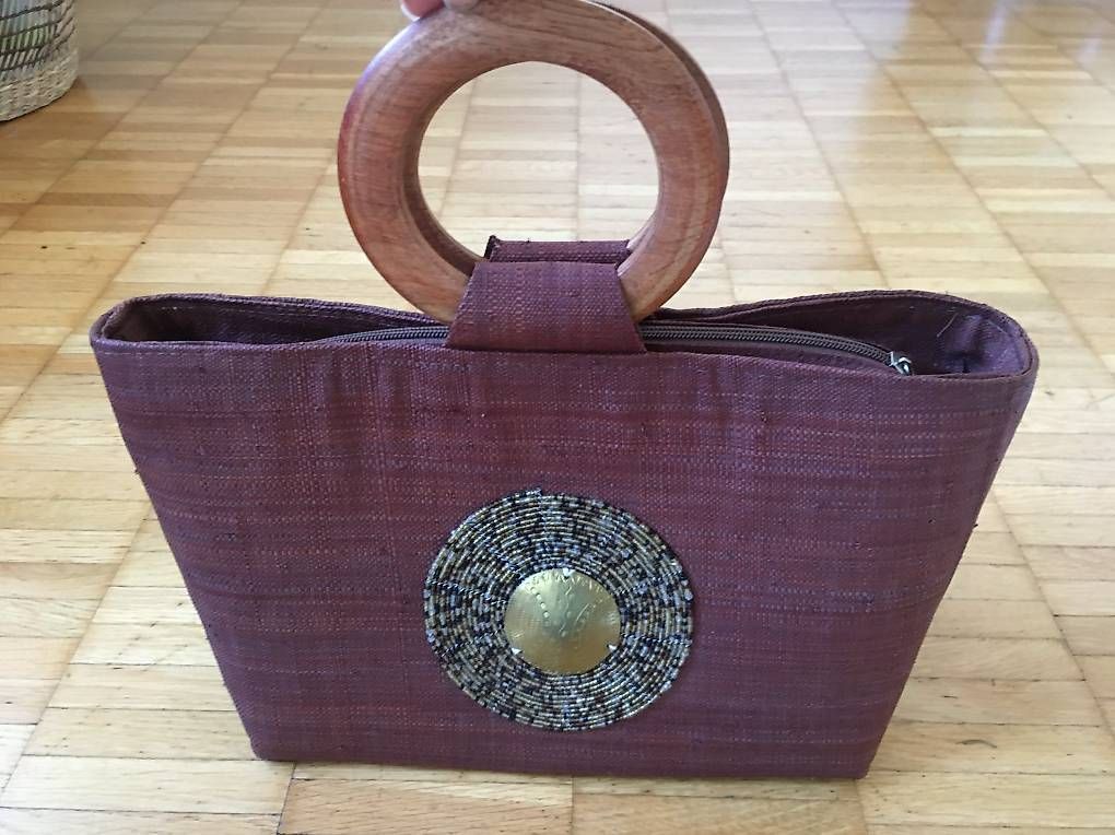 Taschen für Damen: Afrikanische Handtasche mit Glassperlen – Gebraucht aus Zürich von BuenosAires03