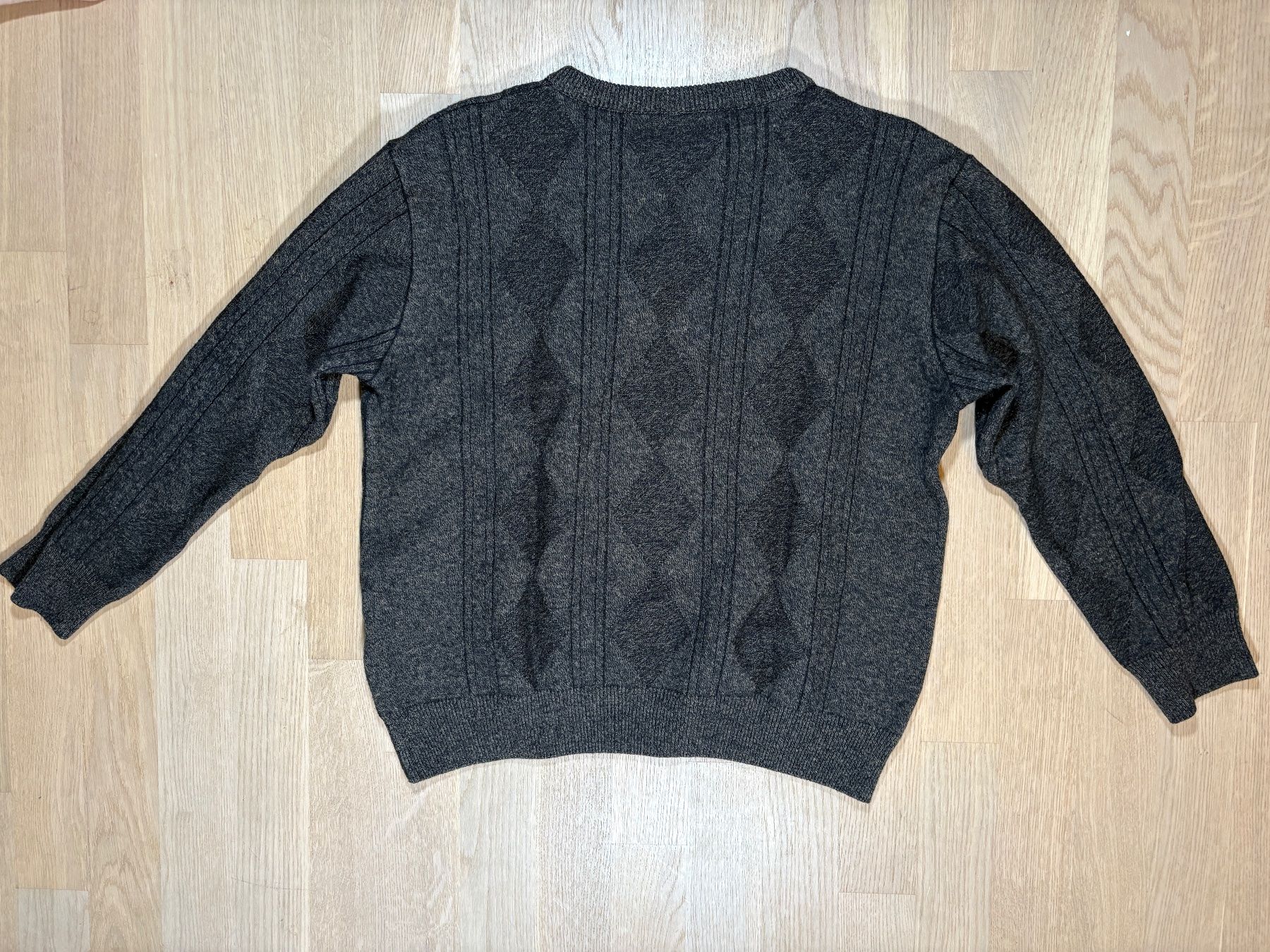 Pullover & Sweatshirts: Traxler Pullover XL, Made in Switzerland – Gebraucht aus Elgg von Jo_Naj 3