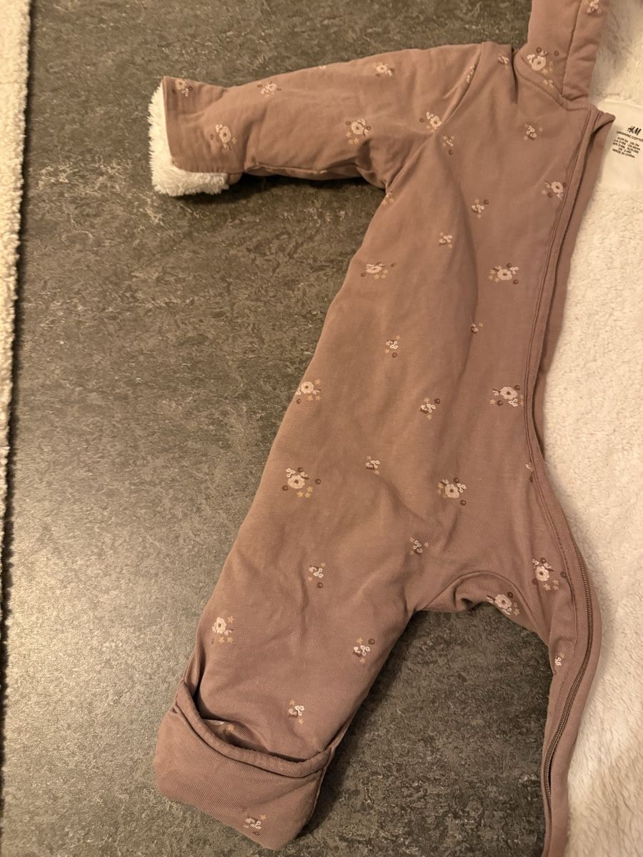H&M Completi: Winter Overall mit Blumenmuster / Winteranzug • Grösse 62 – Usato da Oberhallau venduto da pbi.99 3