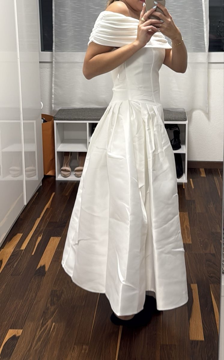 Kleider: Elegantes weisses Kleid – Neu und originalverpackt aus Grosswangen von cungibungi