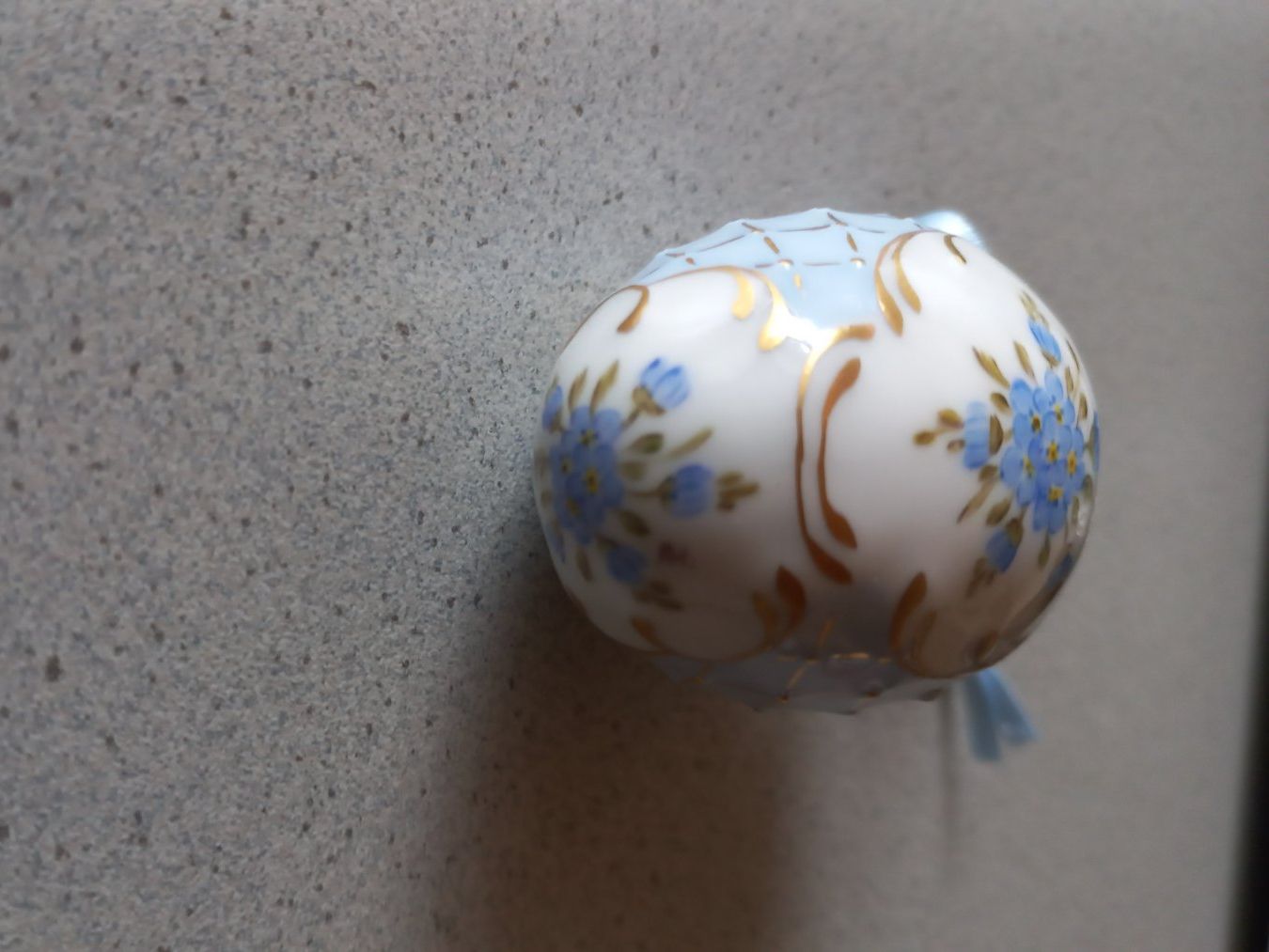 Tutte le decorazioni: Lindner Porzellan Oster Ei, Handbemalt. – Nuovo e nell'imballaggio originale da Winistorf venduto da acreativ1 2