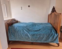 Antikes Bett / Jugendstil Bett Nussbaum massiv