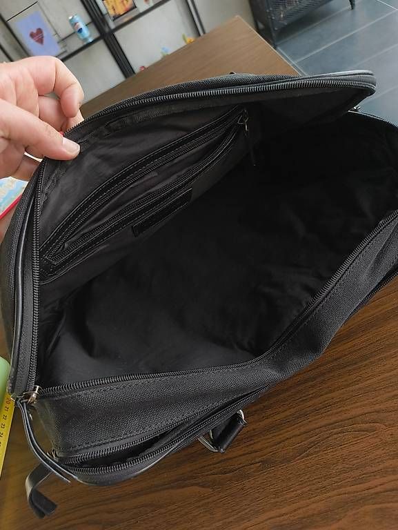 Borse: Schwarze Laptoptasche – Usato da Nänikon venduto da Manta87 1