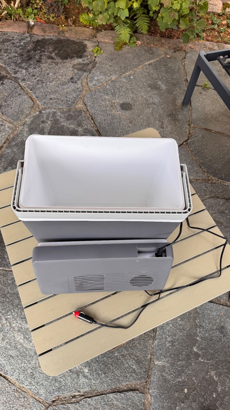Frigoriferi & Refrigeratori: Sommerhit! Elektrische Kühlbox 12V – Usato da Flüh venduto da Ollievelyne 1