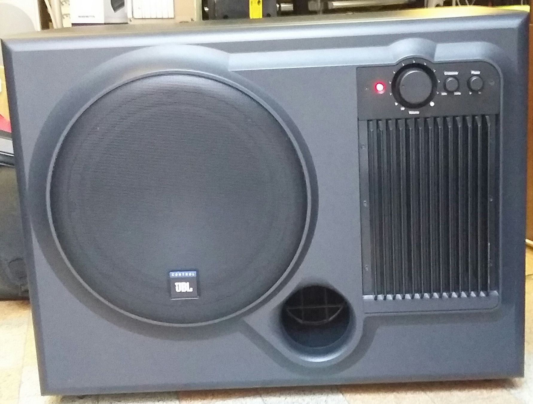 JBL Casse acustiche: JBL CONTROL SUB10 AKTIVSUBWOOFER – Usato da Ittigen venduto da belfo