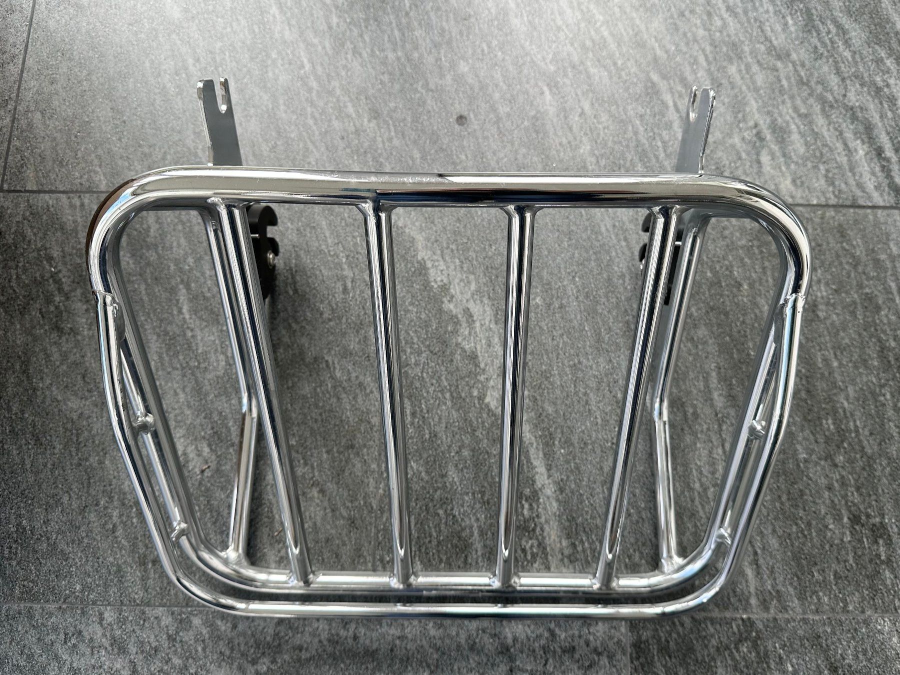 Harley-Davidson Accessori per altri veicoli: Harley Davidson Original Sissybar, Nummer 53804-06 – Nuovo (secondo la descrizione) da Adligenswil venduto da e17s15 4