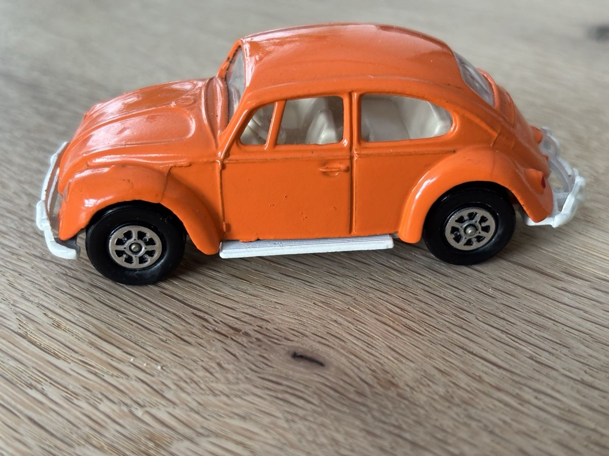 Volkswagen Modellini d'auto: 1 VW Käfer**1:43**Corgi Toys** – Usato da Volketswil venduto da Car6 5