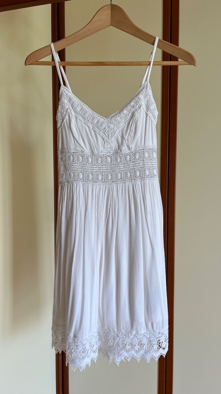 Abercrombie Robes: Abercrombie Sommerkleid mit Spitzendetails – D'occasion à Küsnacht ZH par Floor1an