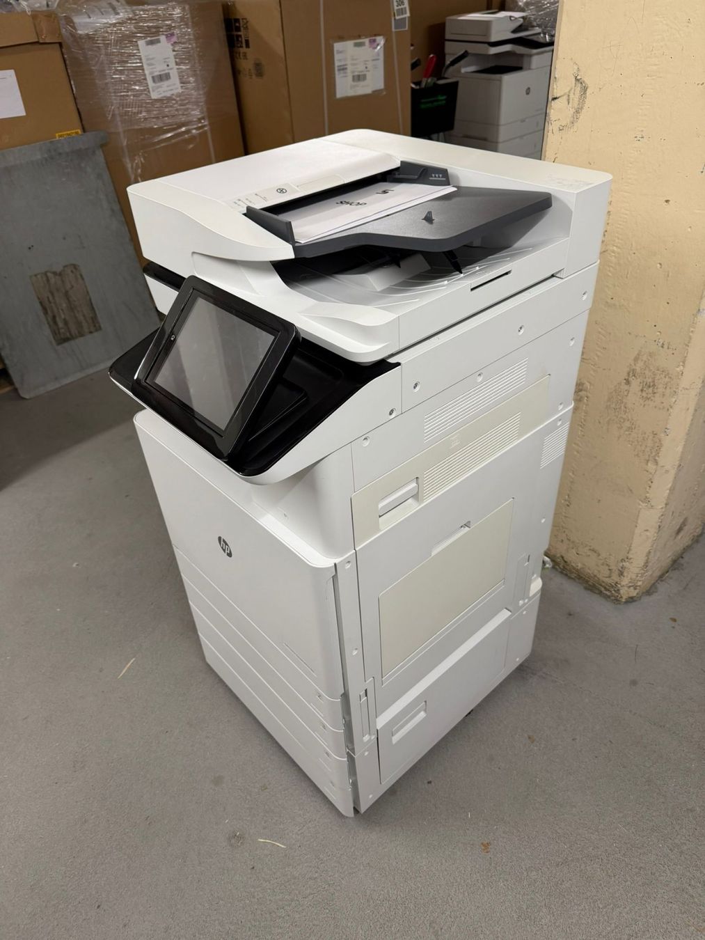 Hewlett Packard Stampanti: HP Color LaserJet MFP E77830 –A3, Farb Multifunktionsdrucker – Usato da Dottikon venduto da refurbished-IT 2