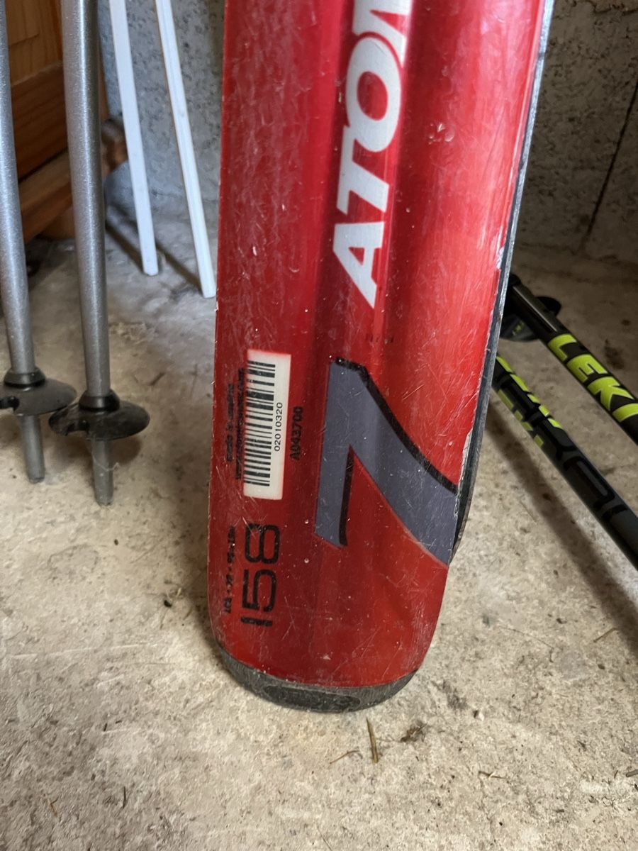 Atomic Sci: Ski & Skistöcke – Usato da Bürchen venduto da Mi20 1