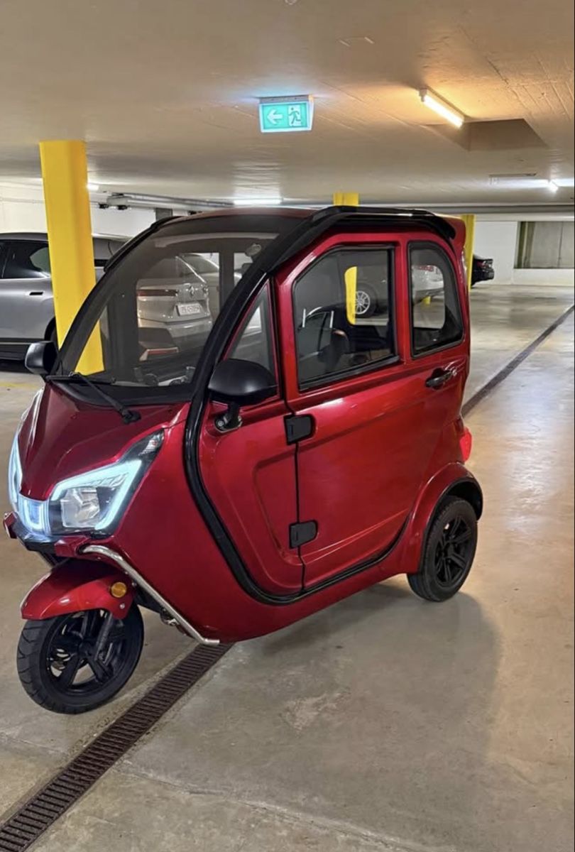 Veicoli elettrici: Elektro Mobil Kabinen Roller  25km/h – Usato da Bern venduto da mau_lhk5