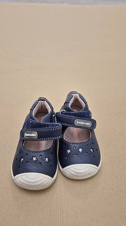 Schuhe für Mädchen: Mädchen Schuhe gr 18 & 19 – Gebraucht aus Neunkirch von mir_c9zg 1
