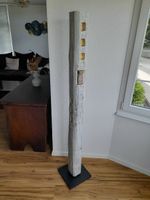Unikat: 173 cm Holzskulptur mit Blattgold und Metallhaken