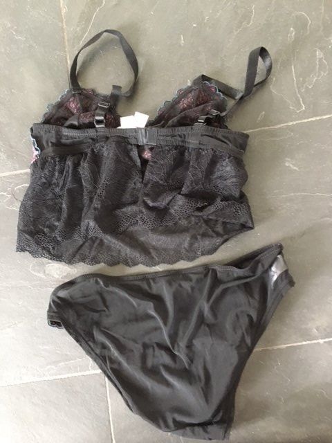 Sonstige Unterwäsche: Schönes Dessous-Set, Schwarz mit Spitze, Grösse S – Neu (gemäss Beschreibung) aus Coldrerio von Theres2004 1