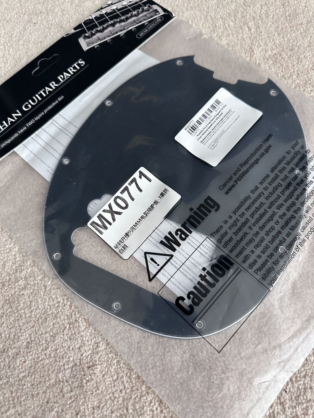 Strumenti musicali: Stingray Bass Schlagbrett Pickguard – Nuovo e nell'imballaggio originale da Dachsen venduto da ColdChisel