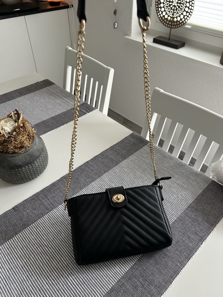 Borse da donna: Umhängetasche / Crossbody Bag – Usato da Mägenwil venduto da afiloni84 2
