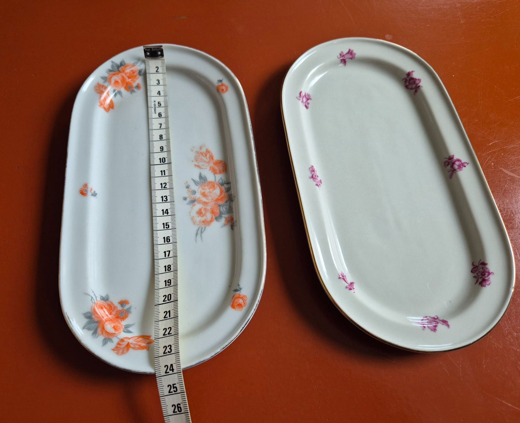 Piatti di portata: Zwei alte Servierplättchen mit Blumenmuster – Usato da Zürich venduto da jstsyysndby 2