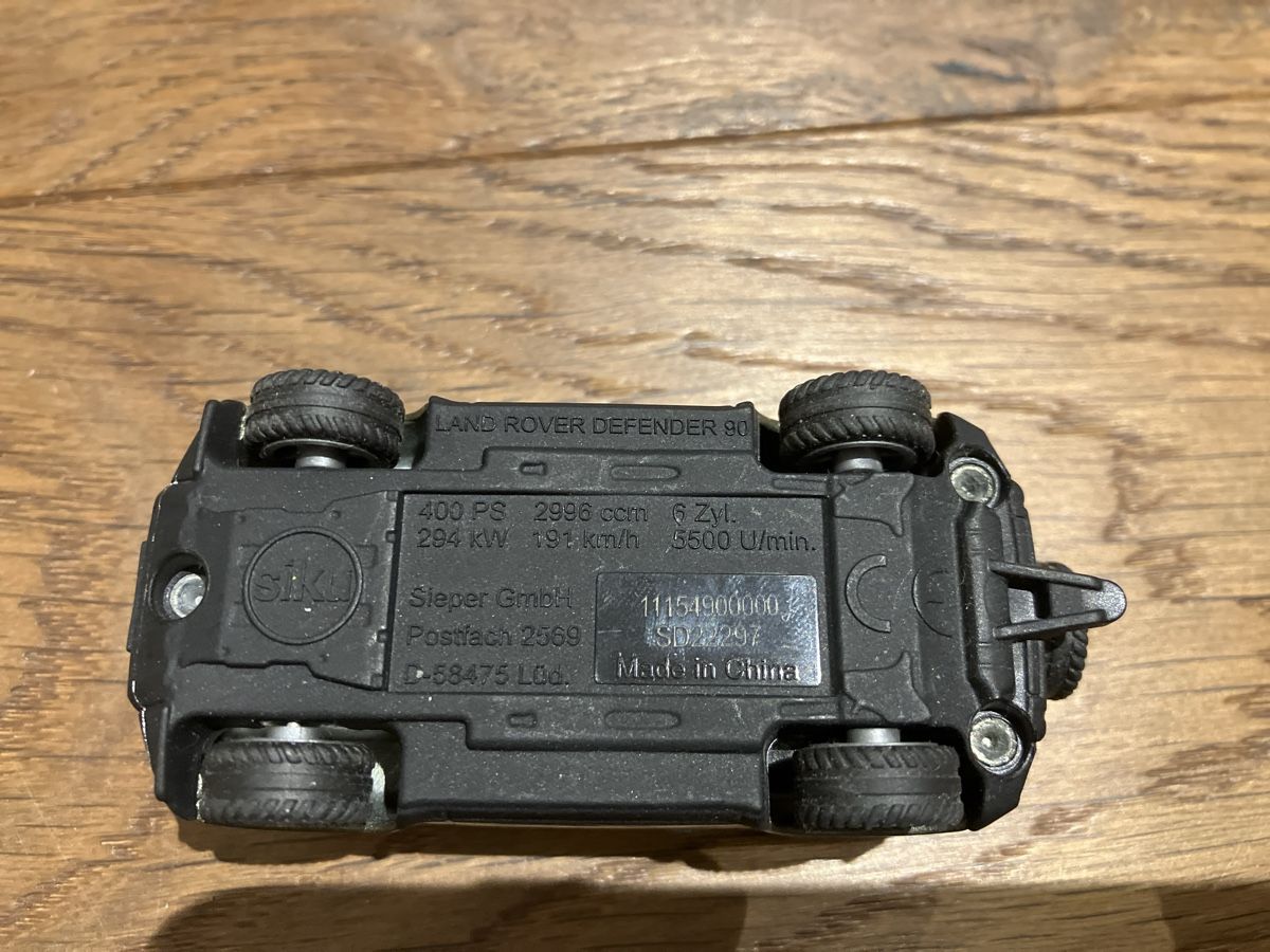 Siku Modellini d'auto: SIKU Land Rover Defender 90 – Nuovo (secondo la descrizione) da Luzern venduto da tra_t8h7 2