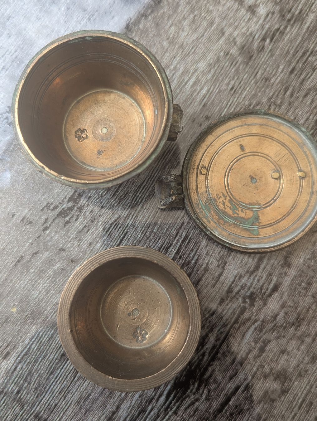 Bilance e pesi: 19th C. Brass Nesting Apothecary Bucket Weights Set Repair  – Difettoso da Erlinsbach SO venduto da Meytalien 4