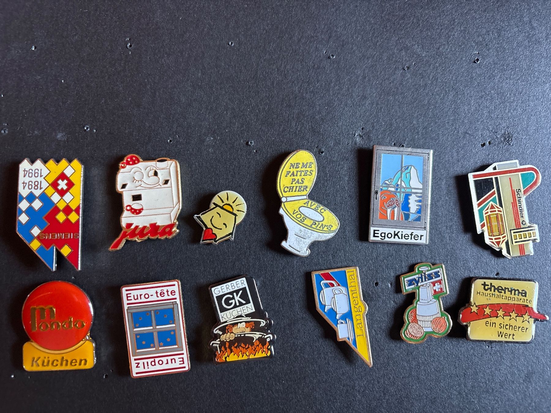 Plaketten & Abzeichen: Pins Haushalt Diverses – Gebraucht aus Lützelflüh-Goldbach von NicoleL.