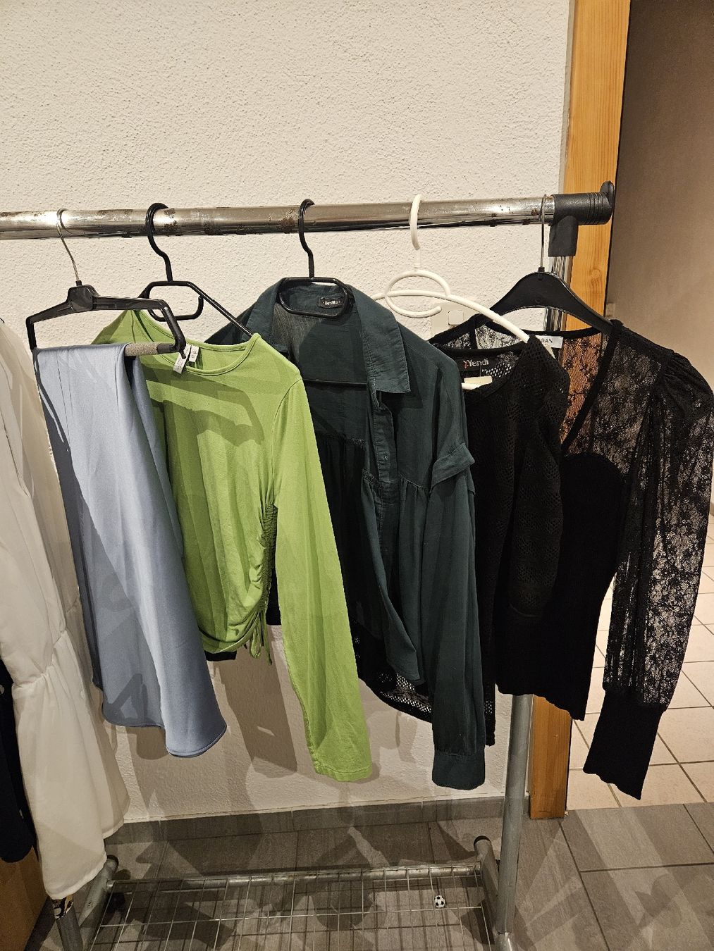 Kleiderpakete: Lot taille XS – Gebraucht aus Vétroz von sas_yln5 3