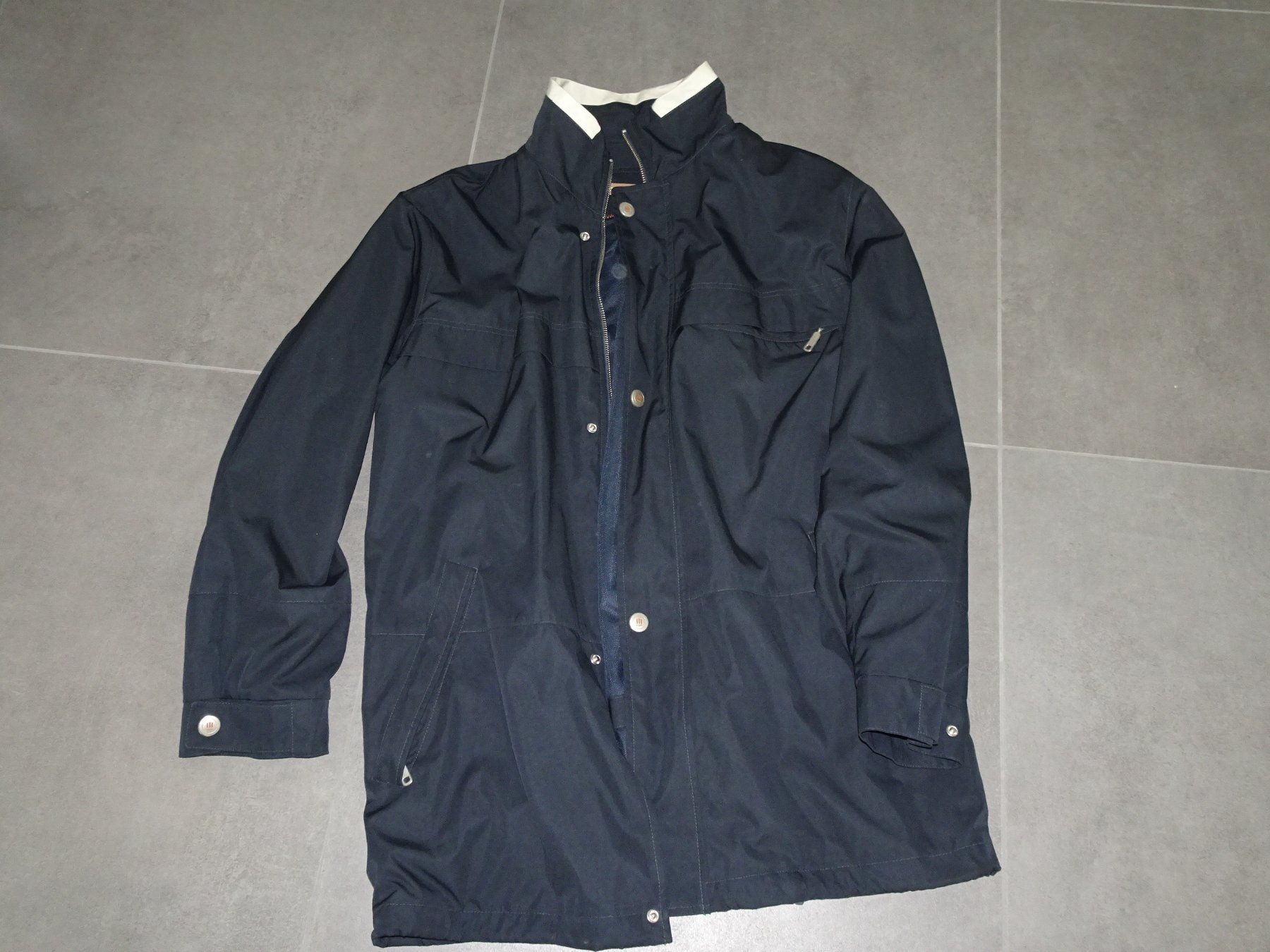 Bugatti Cappotti: Jacke / Kurzmantel Bugatti, Grösse 52 – Usato da Bassersdorf venduto da Brilliance